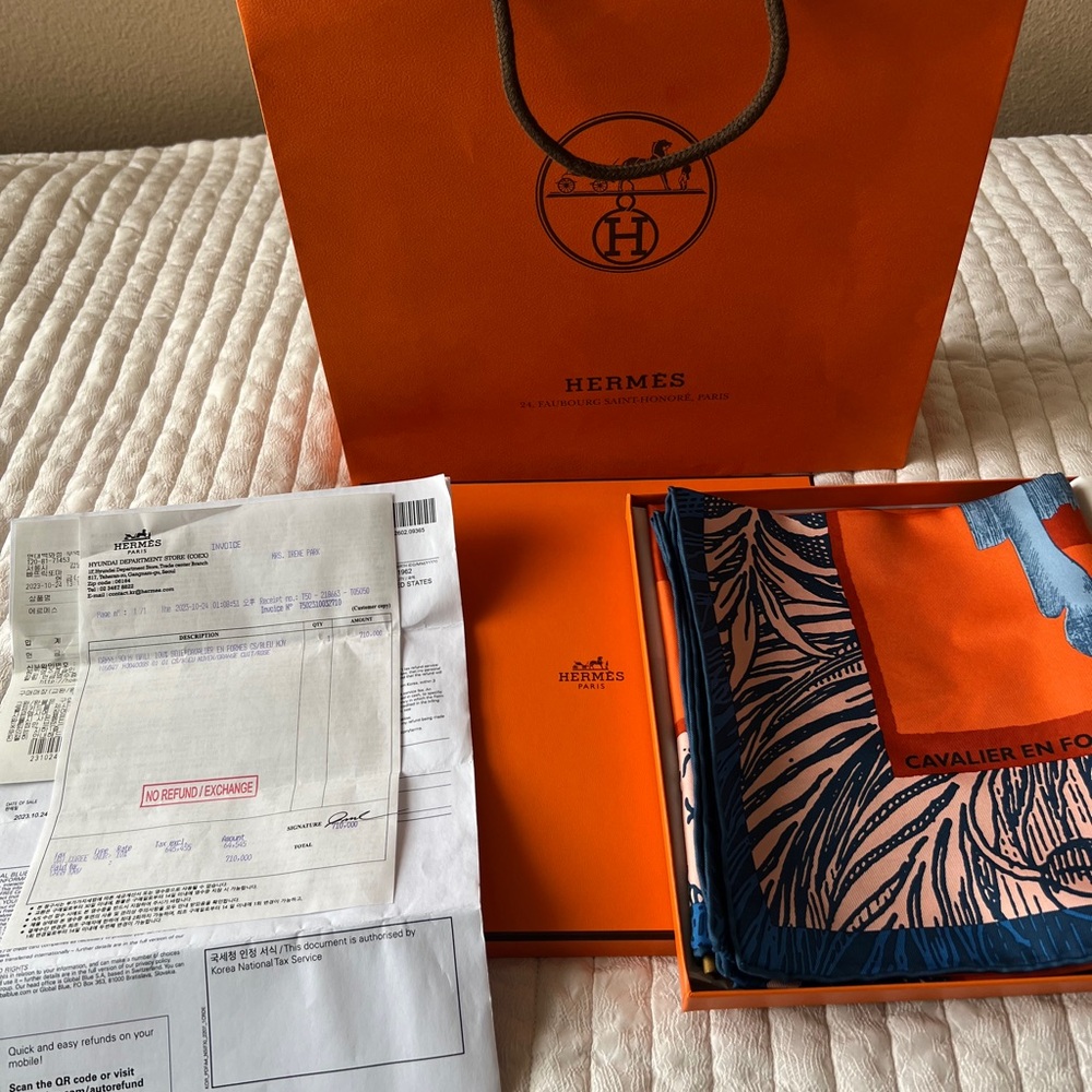 Hermes 90cm 100% silk Cavalier en formes - Picture 2 of 7